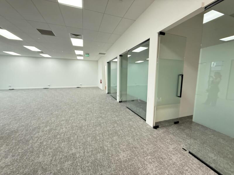 Fitted & Move in Ready - PRIME MODERN KALLANG WAY OFFICE, Brand New Fitted, High Tech Industrial Park, Eunos / Geylang / Paya Lebar, 2,700 sqft, Light Industrial (B1) For Rent, by Jeremy Lim, 60177077 - Study - CommercialGuru.com.sg