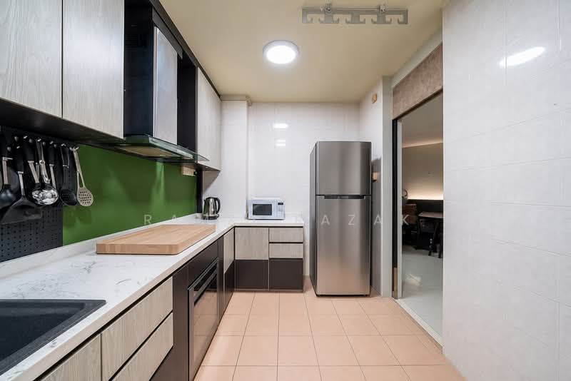 484 Segar Road, 484 Segar Road, 4 Bedrooms, 1,377 sqft, HDB Flat For Sale, by Ramzi Razak, 60177125 - Kitchen - PropertyGuru.com.sg