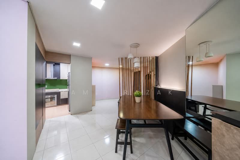 484 Segar Road, 484 Segar Road, 4 Bedrooms, 1,377 sqft, HDB Flat For Sale, by Ramzi Razak, 60177125 - Kitchen - PropertyGuru.com.sg