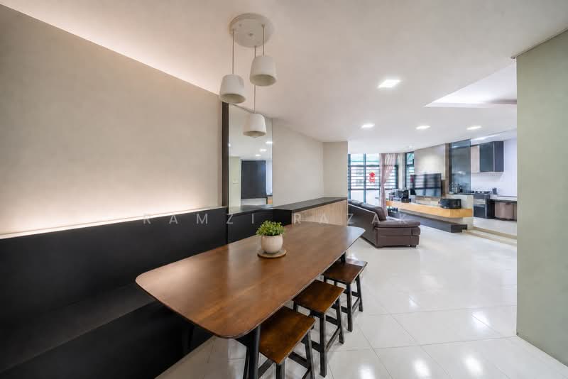 484 Segar Road, 484 Segar Road, 4 Bedrooms, 1,377 sqft, HDB Flat For Sale, by Ramzi Razak, 60177125 - Living Room - PropertyGuru.com.sg