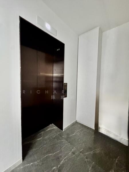 Private Lift Entrance Foyer