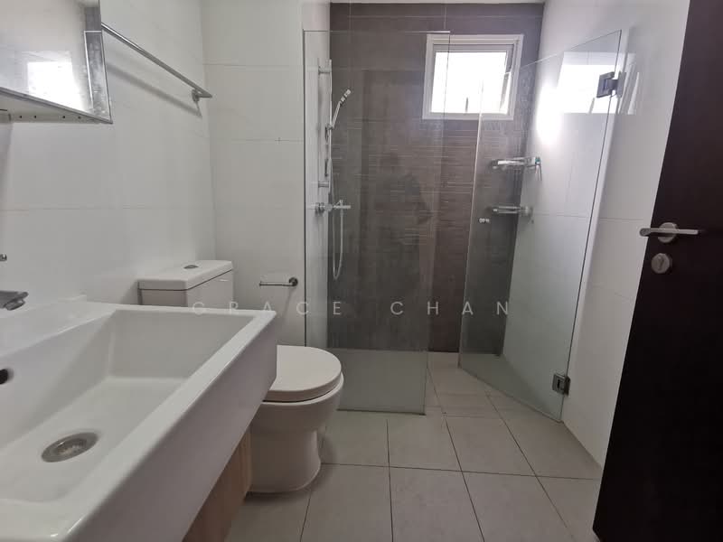 Lake Life Executive Condominium For Sale at S$ 1,850,000 | PropertyGuru Singapore - Bathroom