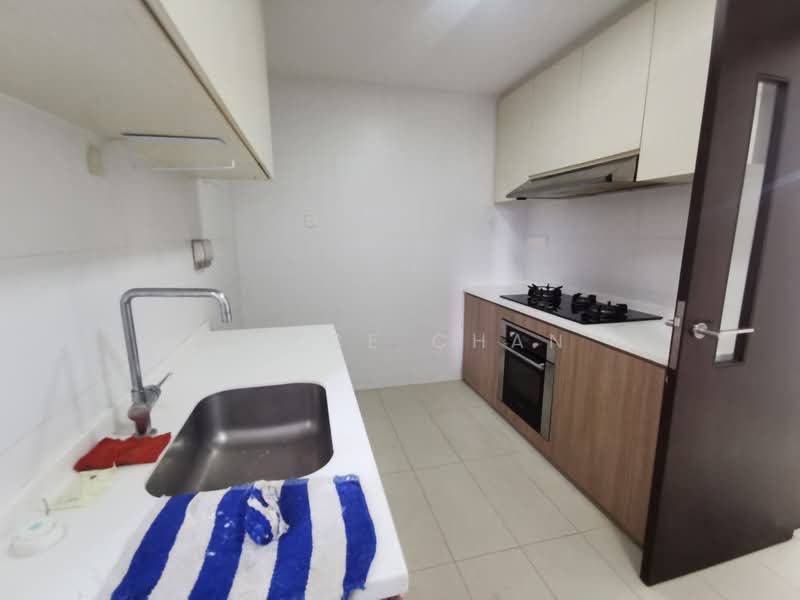 Lake Life Executive Condominium For Sale at S$ 1,850,000 | PropertyGuru Singapore - Kitchen