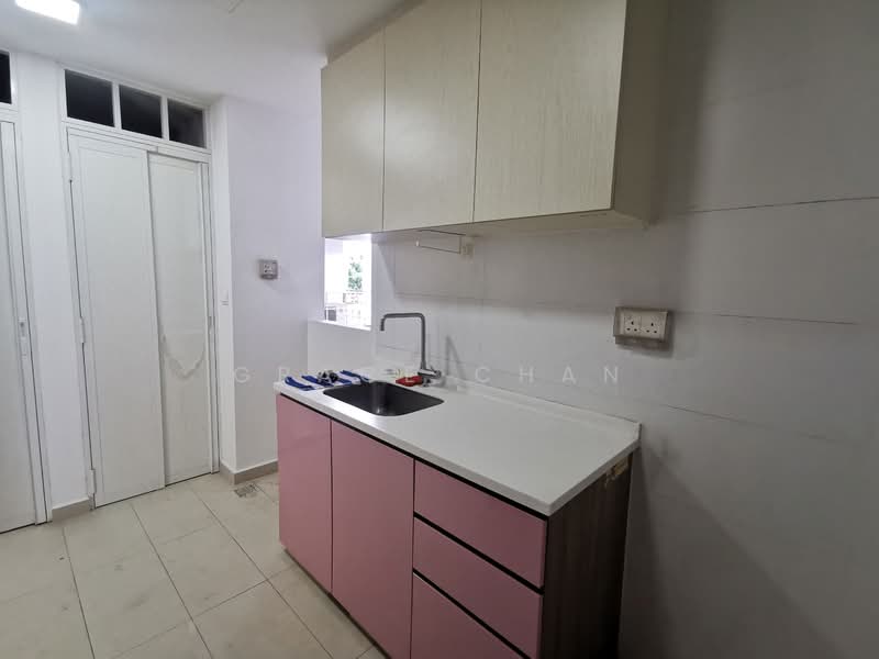 Lake Life Executive Condominium For Sale at S$ 1,850,000 | PropertyGuru Singapore - Kitchen