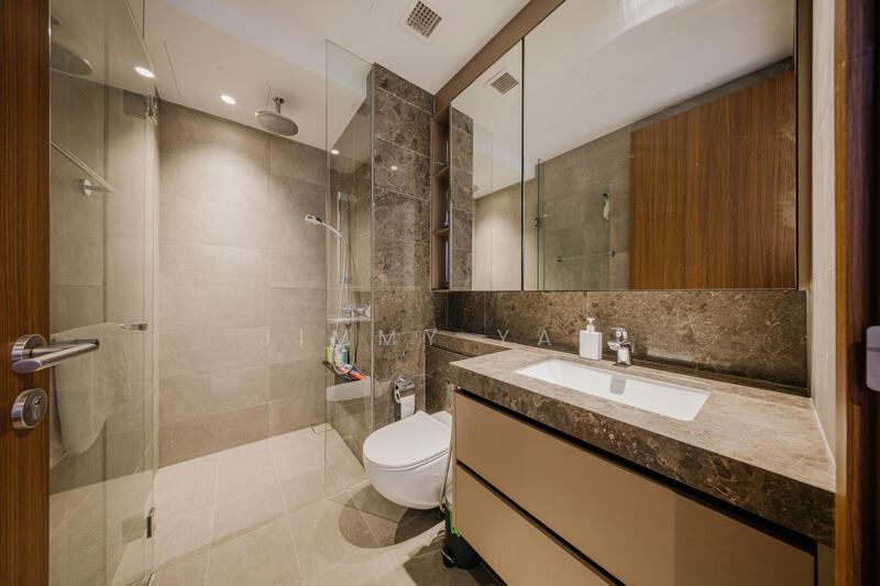 Junior master bathroom