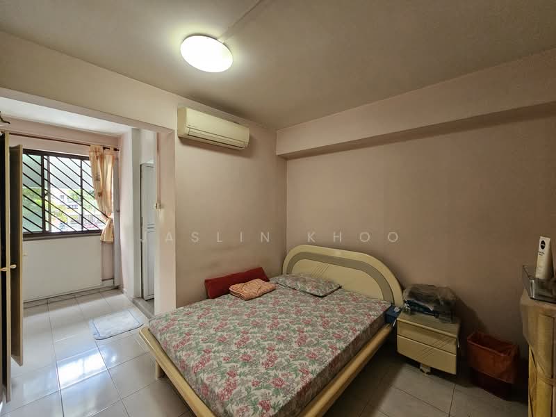 408 Serangoon Avenue 1 HDB Flat For Sale at S$ 820,000 | PropertyGuru Singapore - Bedroom