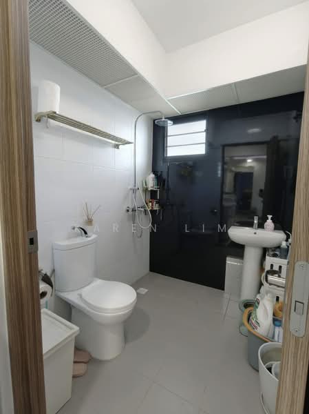 101A Bidadari Park Drive HDB Flat For Sale at S$ 1,170,000 | PropertyGuru Singapore - Bathroom