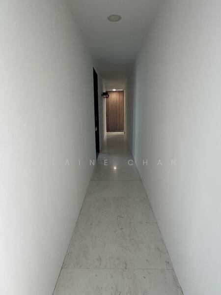 Corridor to 4 bedrooms 