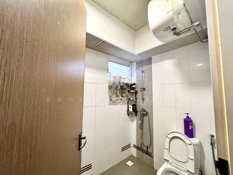 For Sale - 289B Compassvale Crescent