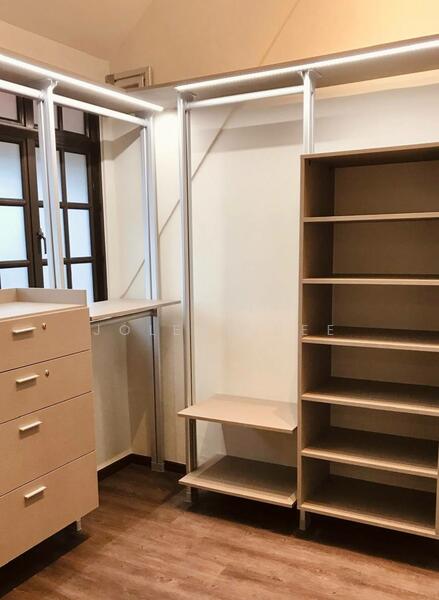 Walk-in Wardrobe
