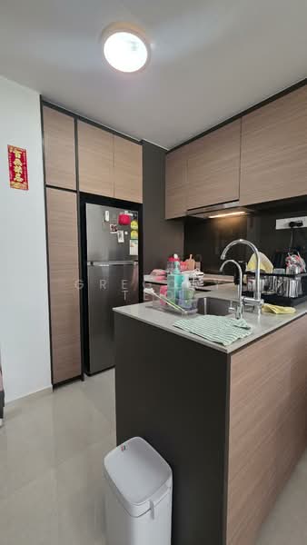 Midwood, 8 Hillview Rise, 2 Bedrooms, 700 sqft, Condominium For Sale, by Gregory Teo, 60178350 - Kitchen - PropertyGuru.com.sg