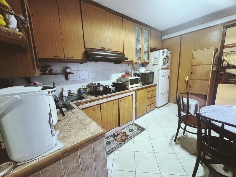 For Sale - 210 Jurong East Street 21