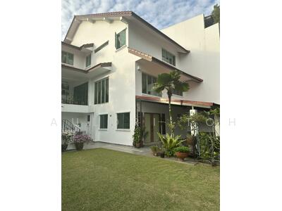 For Sale - Spacious Elevated Plot @ Mt Sinai