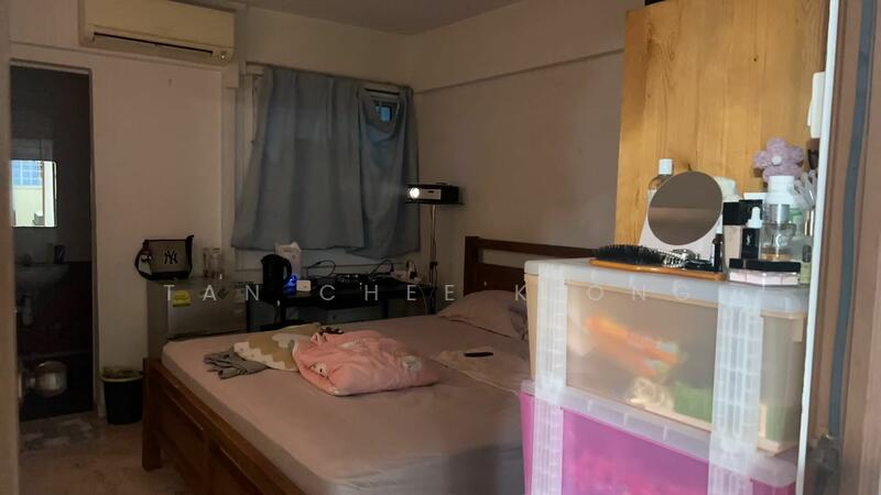 730 Clementi West Street 2, 730 Clementi West Street 2, Room Rental, 200 sqft, HDB Flat For Rent, by Tan Chee Kiong, 60178592 - Master Bedroom - PropertyGuru.com.sg