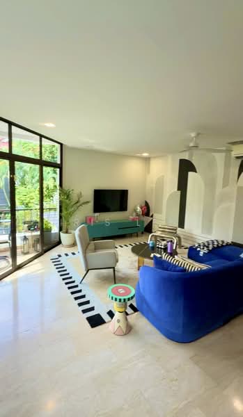 Villa Des Flores, 125 Whitley Road, 3 Bedrooms, 1,744 sqft, Condominium For Sale, by Iris Lee, 60178828 - Living Room - PropertyGuru.com.sg