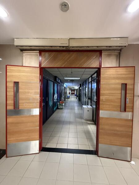 Manhattan House, 151 Chin Swee Rd, 5,963 sqft, Other Retail For Sale, by MJ ZHUO, 60179069 - Entrance - CommercialGuru.com.sg