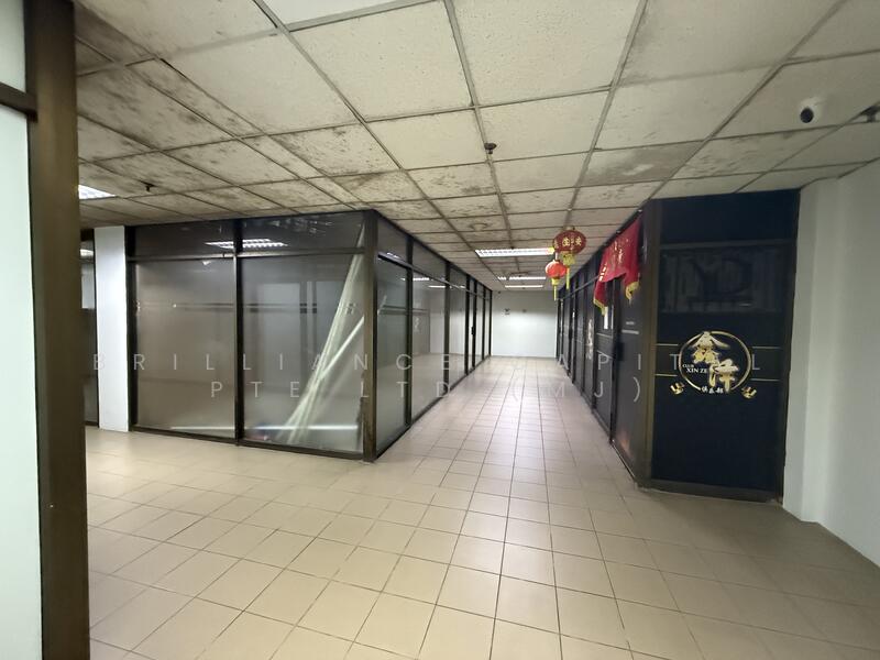 Manhattan House, 151 Chin Swee Rd, 5,963 sqft, Other Retail For Sale, by MJ ZHUO, 60179069 - Corridor - CommercialGuru.com.sg
