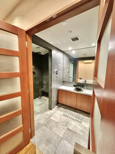 320 Orchard Road, Orchard Road, 2,325 sqft, Other Retail For Rent, by Jonathan Phay, 60179127 - Toilet/Shower 2 - CommercialGuru.com.sg