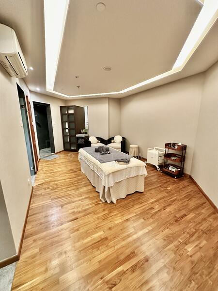 320 Orchard Road, Orchard Road, 2,325 sqft, Other Retail For Rent, by Jonathan Phay, 60179127 - Treatment Room 3 - CommercialGuru.com.sg