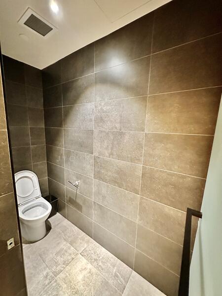 320 Orchard Road, Orchard Road, 2,325 sqft, Other Retail For Rent, by Jonathan Phay, 60179127 - Toilet 4 - CommercialGuru.com.sg