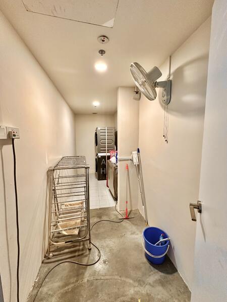 320 Orchard Road, Orchard Road, 2,325 sqft, Other Retail For Rent, by Jonathan Phay, 60179127 - Laundry Room - CommercialGuru.com.sg