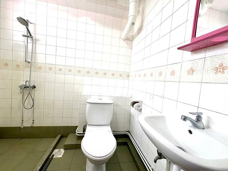 757 Pasir Ris Street 71, 757 Pasir Ris Street 71, Pasir Ris / Tampines, 3 Bedrooms, 1,378 sqft, HDB Flat For Rent, by Nicholas Gn, 60179146 - Bathroom - PropertyGuru.com.sg
