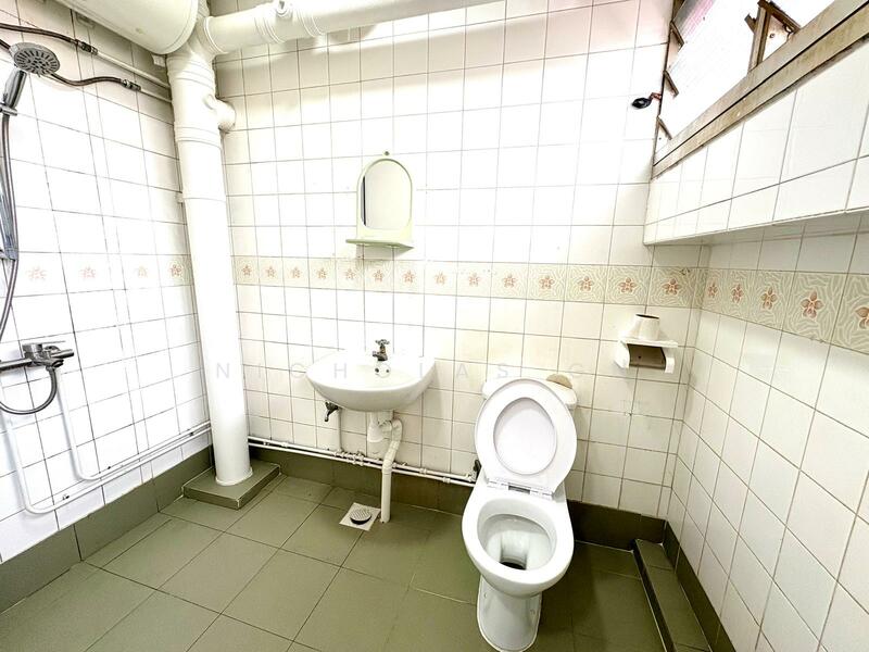 757 Pasir Ris Street 71, 757 Pasir Ris Street 71, Pasir Ris / Tampines, 3 Bedrooms, 1,378 sqft, HDB Flat For Rent, by Nicholas Gn, 60179146 - Bathroom - PropertyGuru.com.sg