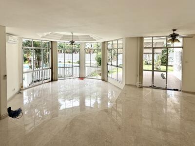 For Rent - Exclusive Detached House for Rent near King Albert Park MRT