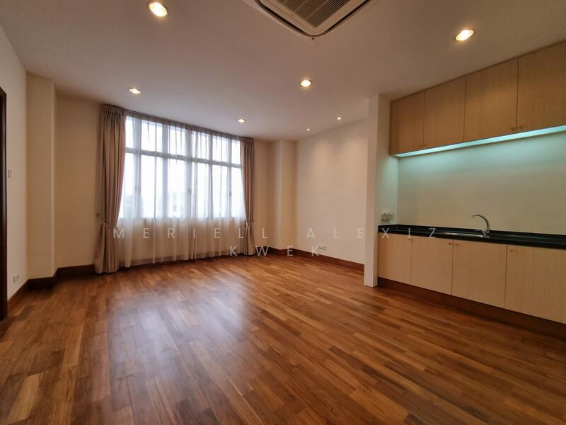 Family area with pantry (level 2)