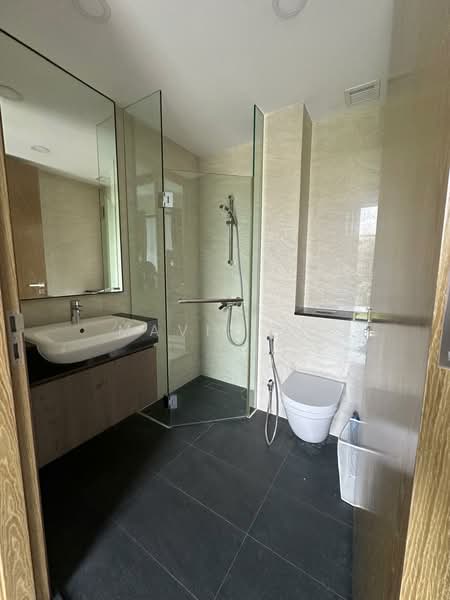 The Enclave Holland Condominium For Sale at S$ 1,288,888 | PropertyGuru Singapore - Bathroom