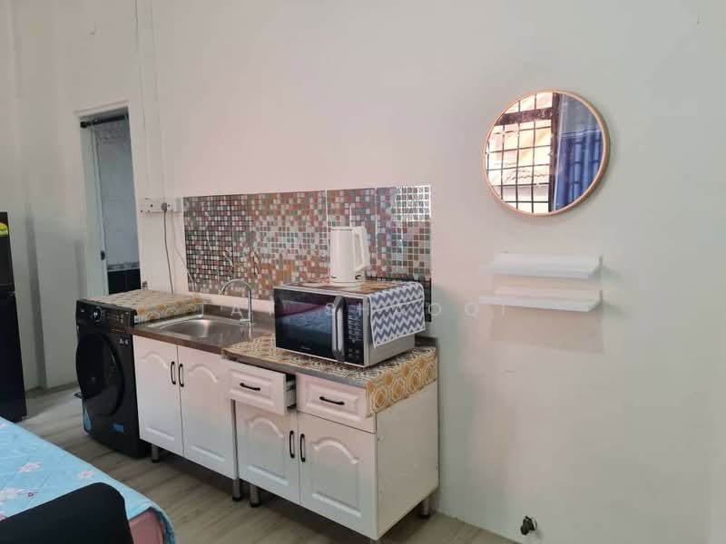 Microwave and Induction Cooker