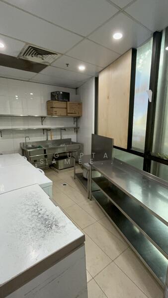 Lucky Plaza, 304 Orchard Road, 1,152 sqft, Other Retail For Rent, by Gupta Sameer Raj, 60179477 - Kitchen - CommercialGuru.com.sg