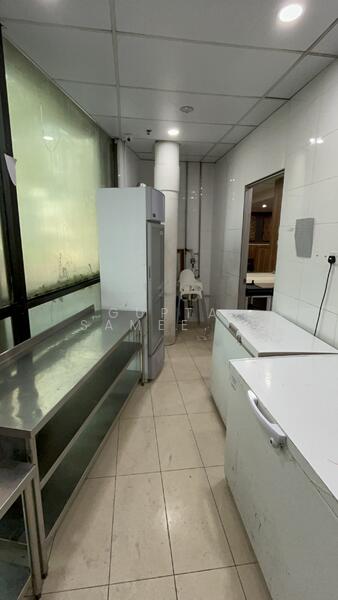 Lucky Plaza, 304 Orchard Road, 1,152 sqft, Other Retail For Rent, by Gupta Sameer Raj, 60179477 - Kitchen - CommercialGuru.com.sg