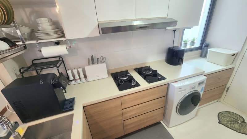 Seastrand, 11 Pasir Ris Link, 2 Bedrooms, 883 sqft, Condominium For Sale, by Brenda Ong 王淑玲, 60179610 - Kitchen - PropertyGuru.com.sg
