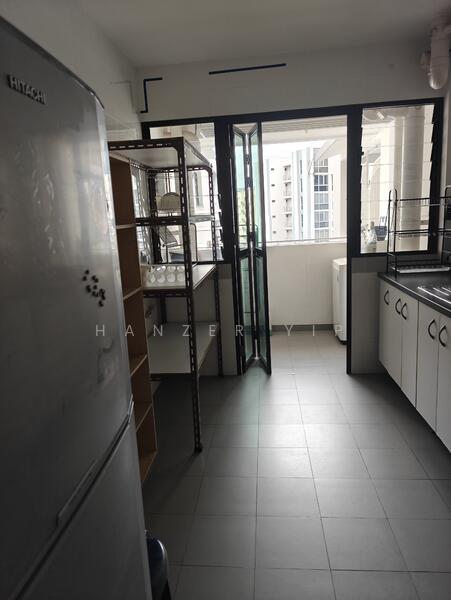 For Rent - 274A Compassvale Bow