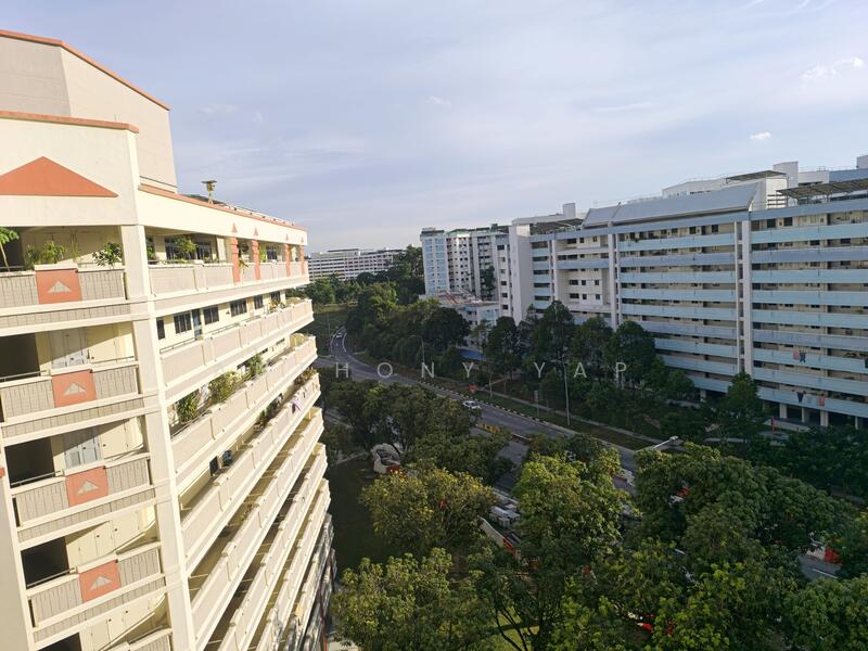 For Sale - 303 Tampines Street 32