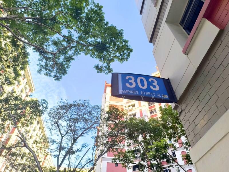 For Sale - 303 Tampines Street 32