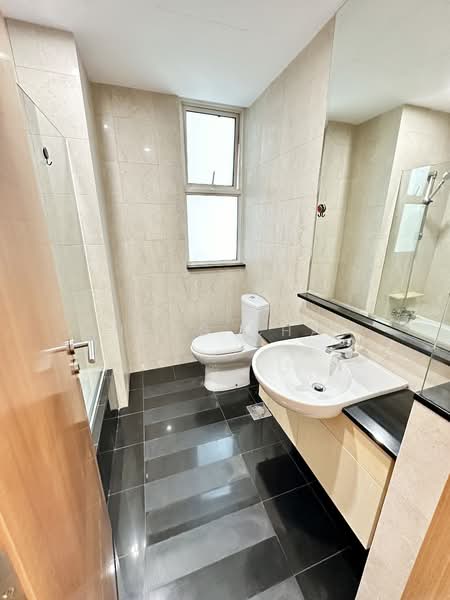 Sunglade, 1 Serangoon Avenue 2, Room Rental, 200 sqft, Condominium For Rent, by Zheng Chao, 60179890 - Bathroom - PropertyGuru.com.sg