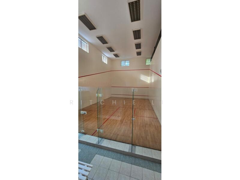 Comes with squash and badminton courts!