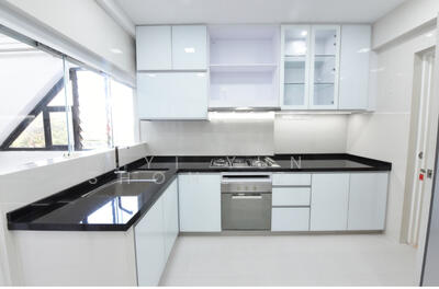 For Rent - Nassim Jade