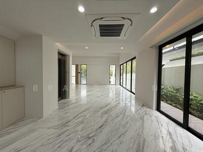 For Sale - ⭐️⭐️LANDED7772 @ BRAND NEW CORNER WALK TO MRT