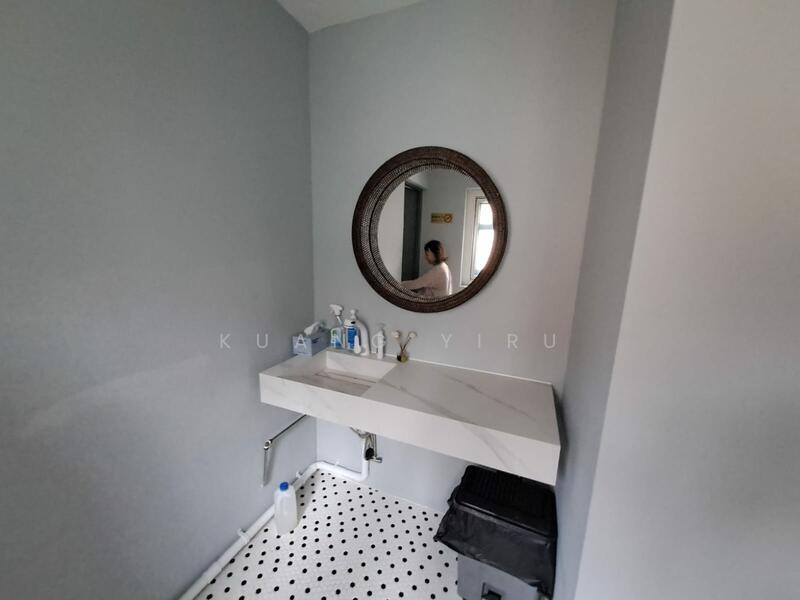 sago lane, , 2,000 sqft, Shop / Shophouse For Rent, by Kuang YiRu, 60180265 - Bathroom - CommercialGuru.com.sg