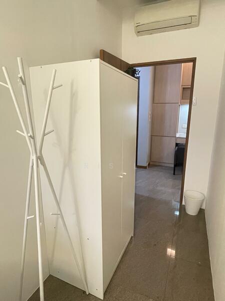Regent Park, 26 Jalan Lempeng, Buona Vista / West Coast / Clementi New Town, Room Rental, 90 sqft, Condominium For Rent, by Kris Li, 60180340 - Hallway - PropertyGuru.com.sg