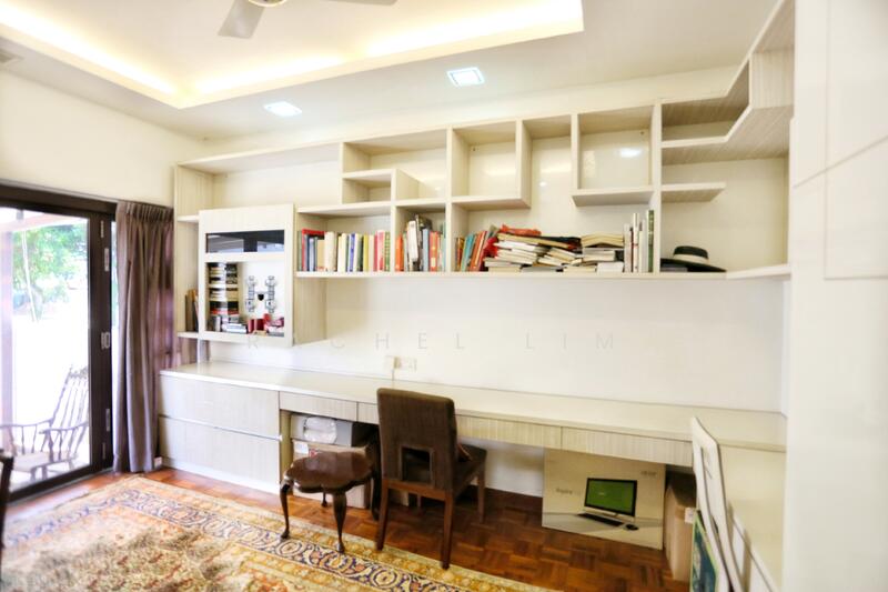 2nd Level: Study Room/ Home Office - Perfect for reading & work from home days