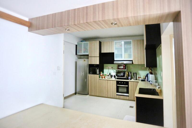 A spacious, functional kitchen - Ample space for cabinetry, modern appliances & a breakfast island