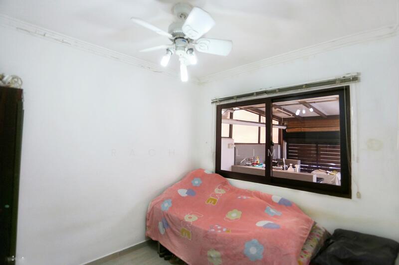 1st Level: A comfortable room ideal for grandparents or domestic helper
