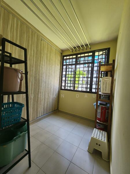 Utility/Service Yard