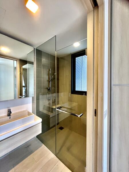 MBR attached bathroom 
