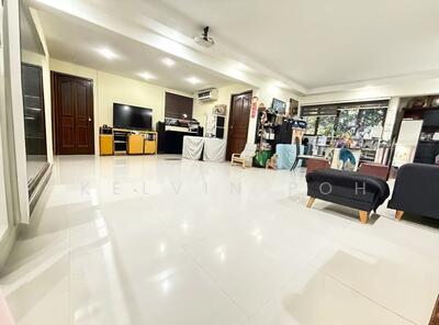 For Sale - 209 Jurong East Street 21