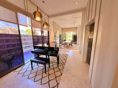 For Sale - ★Goodman ★Modern 2.5 Storey Semi-Detached★